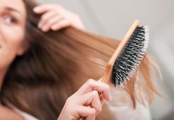 Comment brosser parfaitement vos cheveux? Comment choisir la brosse ou le peigne idéal en fonction de votre type de cheveux?