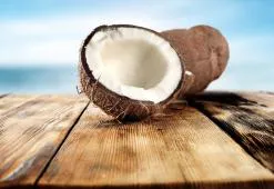 Huile de noix de coco simple - protection complexe des cheveux qui ont besoin d'être renforcés