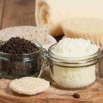 Gommage pour le corps fait maison - La meilleure recette pour une peau douce et soyeuse [DIY]